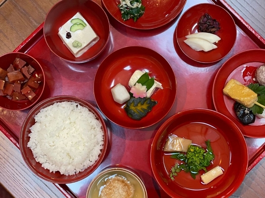 １泊朝食付き〇贅沢に町家ステイ【朝食は進々堂の食パンでホットサンドor泉仙の精進朝食】